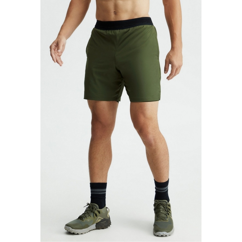 NWT Fabletics Fundamental Short 7" no liner
